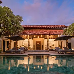 De Suma - Fully Staffed Luxury Villa, Walk To The Beach! Villa